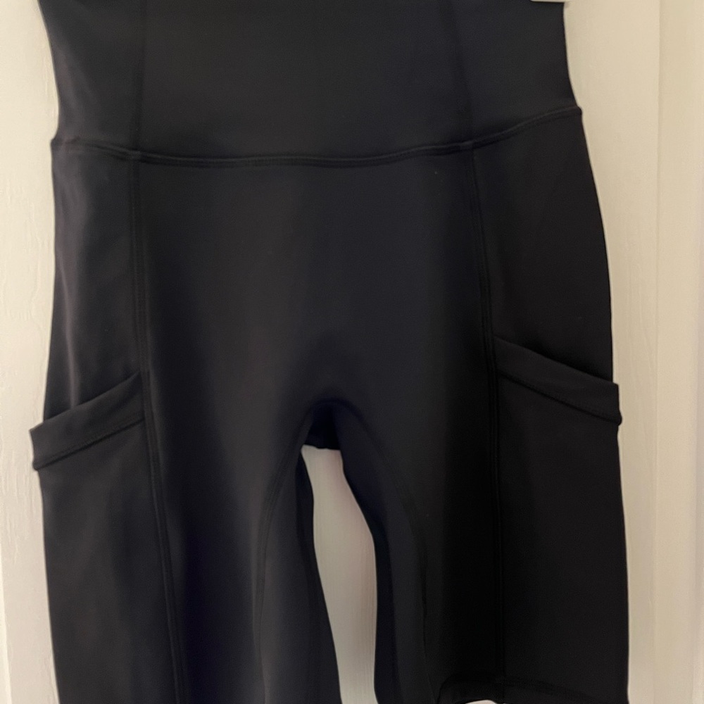 P’tula 8” Black Yvette Pocket Shorts